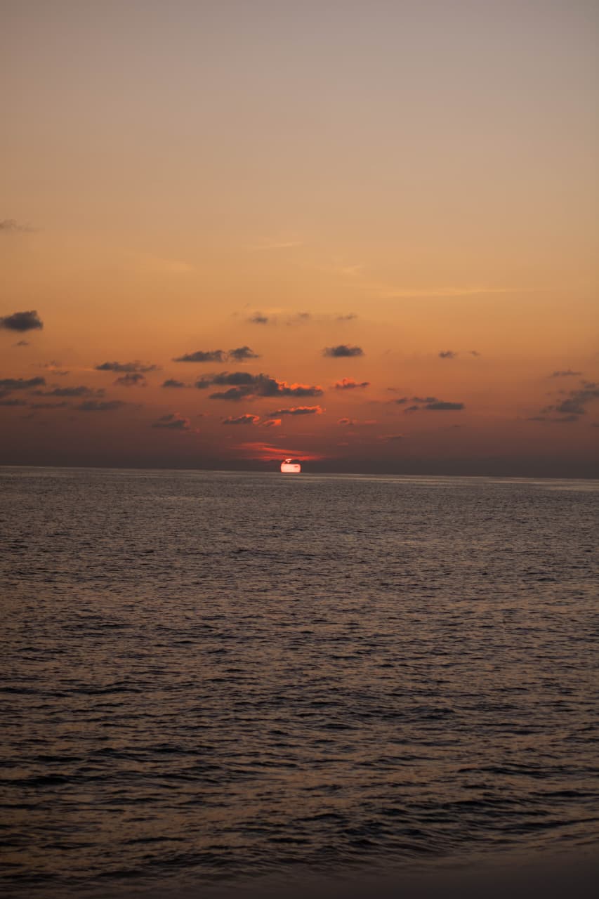 Pôr-do-sol no mar