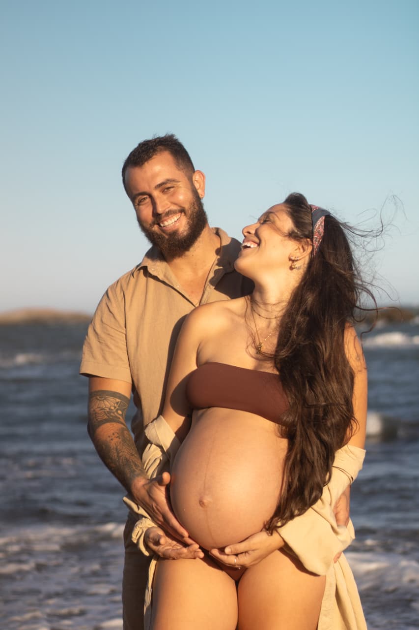 Monique e Junior, ensaio gestante na praia